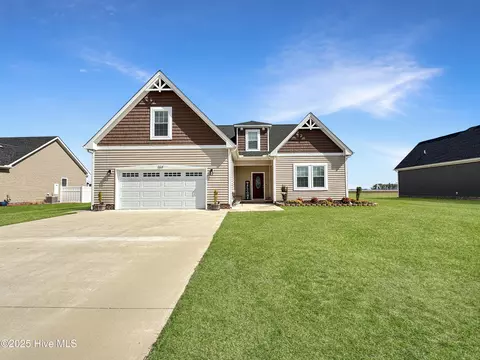 108 Staysail Dr, Elizabeth City, NC 27909
