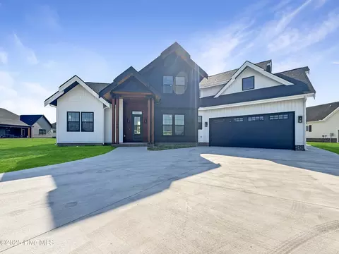 1111 Staysail Dr, Elizabeth City, NC 27909