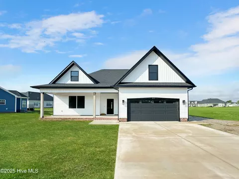 321 Yawl St, Elizabeth City, NC 27909