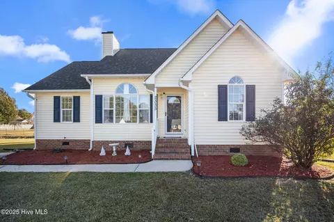 2335 Wedgewood Dr, Winterville, NC 28590