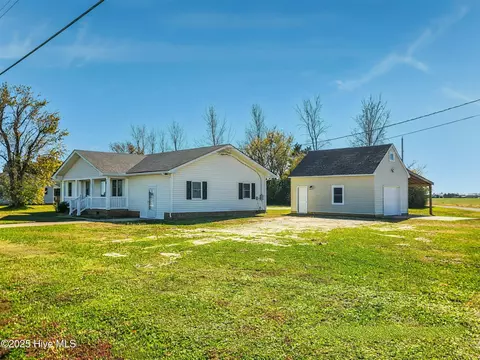 1211 Davis Bay Rd, Elizabeth City, NC 27909