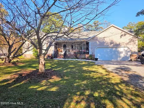 410 Masters Ln, Hampstead, NC 28443 photo 2