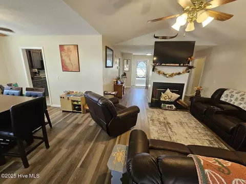 410 Masters Ln, Hampstead, NC 28443 photo 17