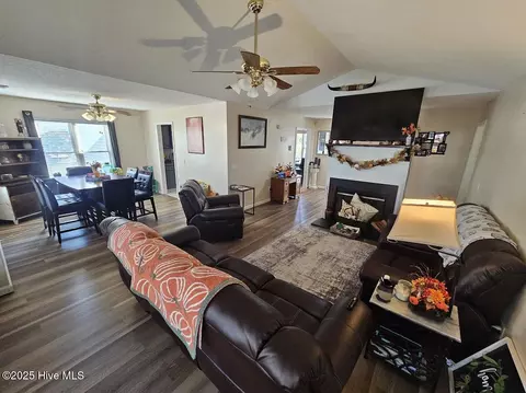410 Masters Ln, Hampstead, NC 28443 photo 19