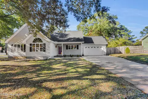 134 Starlight Dr, Cape Carteret, NC 28584