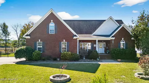 103 Bradford Pl, La Grange, NC 28551