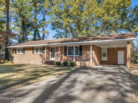 1718 Washington St, New Bern, NC 28560