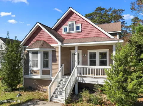 601 Viccars Ln, Manteo, NC 27954