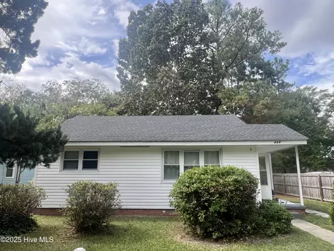 409 Arbor St, Greenville, NC 27834
