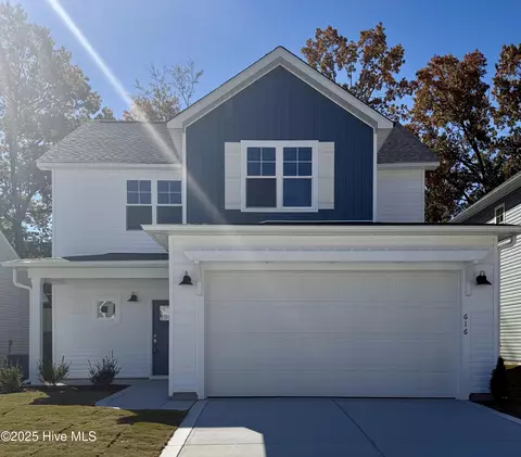 616 Chambers Dr, Southern Pines, NC 28387