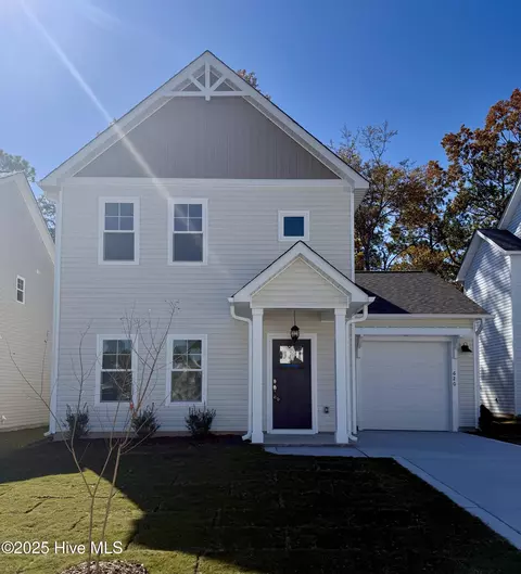 620 Chambers Dr, Southern Pines, NC 28387