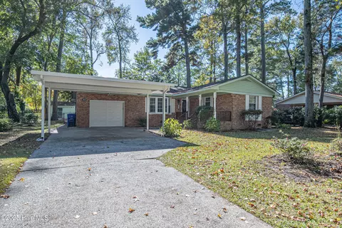 210 Westhaven Rd, Greenville, NC 27834