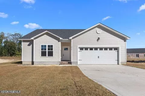 318 E Theriault Ct, Jacksonville, NC 28540
