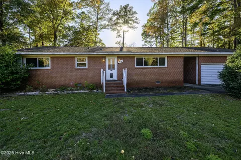 204 W Sherwood Dr, Havelock, NC 28532