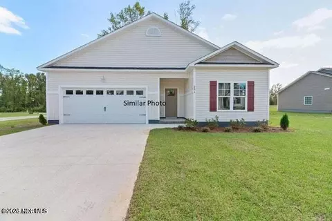 320 E Theriault Ct, Jacksonville, NC 28540