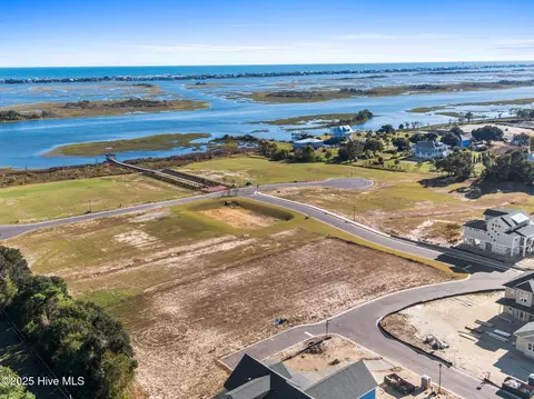 76 Solstice Way, Hampstead, NC 28443