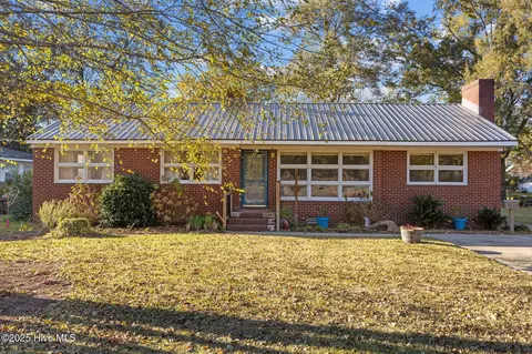 3222 N Contentnea St, Farmville, NC 27828