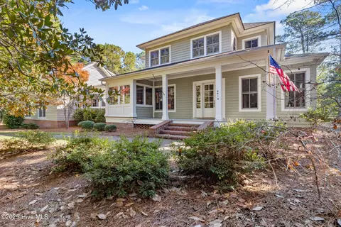 6613 Cove Point Dr, Wilmington, NC 28409