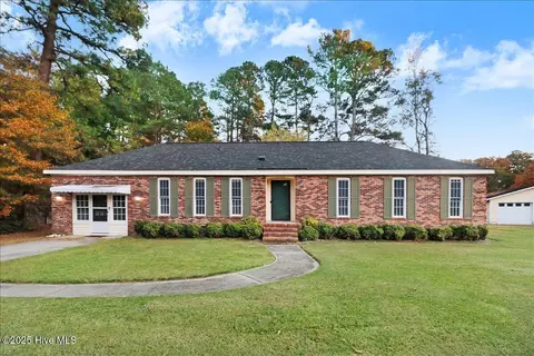 1923 Christian Ln, Kinston, NC 28504