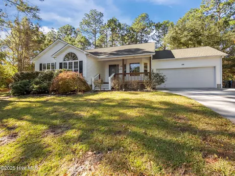 278 Star Hill Dr, Cape Carteret, NC 28584