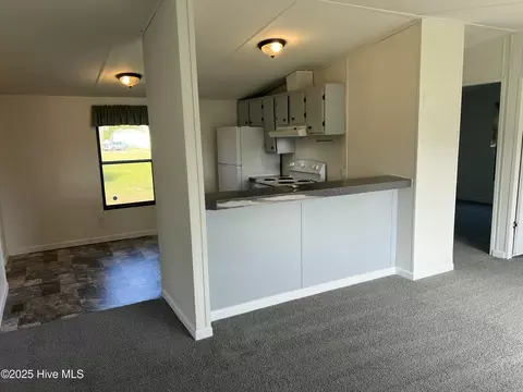 Living - 112 Stephen Willis Rd, Williston, NC 28579 photo 2 of 2