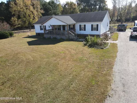 397 Spivey Rd, Hobbsville, NC 27946