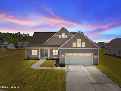3209 Honeysuckle Dr, Winterville, NC 28590