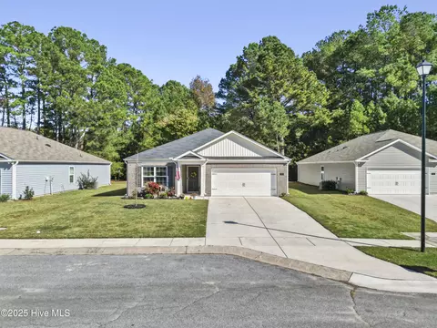 403 Stratton Pl, Washington, NC 27889 photo 2