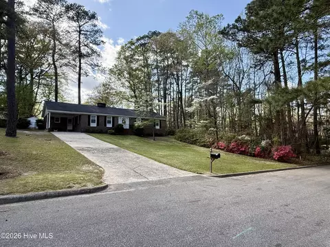 903 E Woodlawn Dr, Williamston, NC 27892