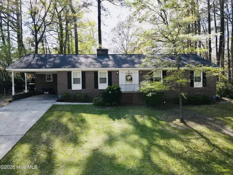 903 E Woodlawn Dr, Williamston, NC 27892