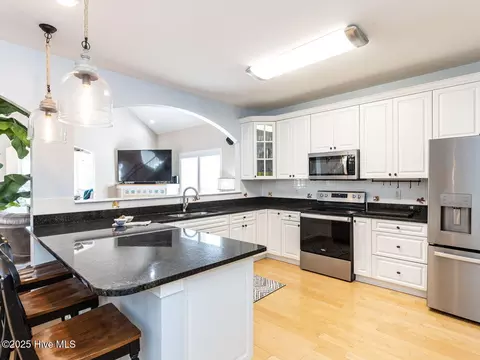 Kitchen - 129 Sunset Dr, Cedar Point, NC 28584 photo 2 of 5