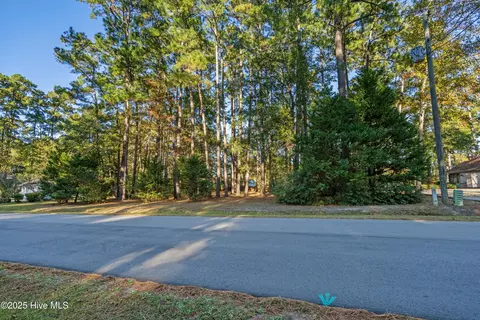 39 Pinewood Dr, Carolina Shores, NC 28467