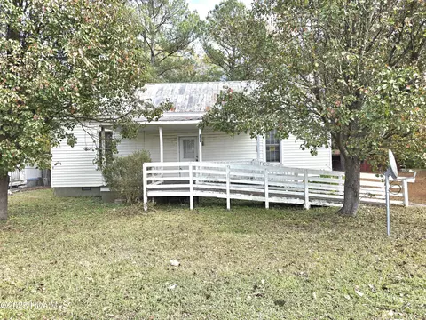 209 N Porter St, Whitakers, NC 27891