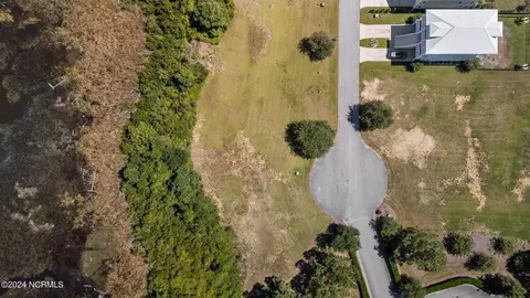110 Marshland Cir, Newport, NC 28570