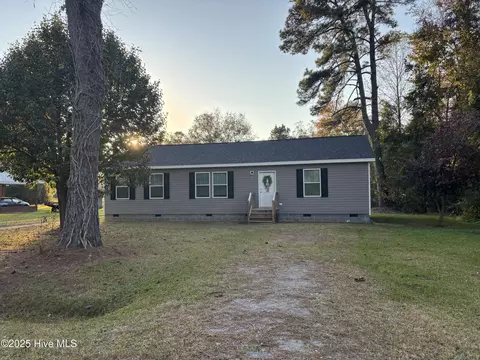 64 High Orchard Rd, Whiteville, NC 28472