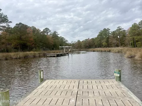 408 Tarpon Pointe Rd, Bath, NC 27808
