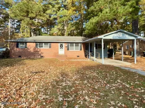 3530 S Pitt St, Farmville, NC 27828