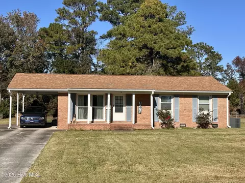 9 Jasper Rd, Midway Park, NC 28544
