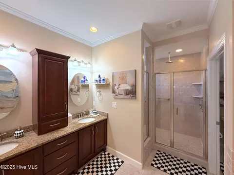 Bath - 349 Barwick Dr, Washington, NC 27889 photo 6 of 9