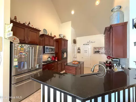 Kitchen - 349 Barwick Dr, Washington, NC 27889 photo 6 of 7