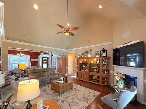 Living - 349 Barwick Dr, Washington, NC 27889 photo 1 of 3