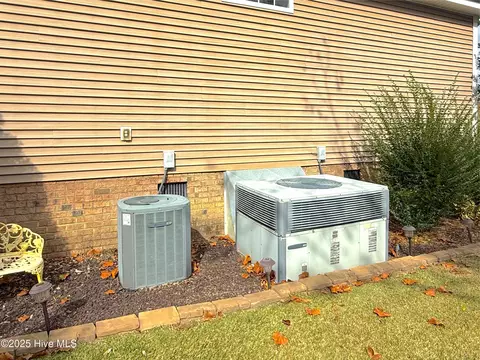 Exterior - 349 Barwick Dr, Washington, NC 27889 photo 5 of 14