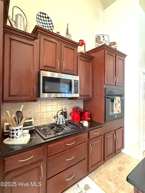 Kitchen - 349 Barwick Dr, Washington, NC 27889 photo 5 of 7