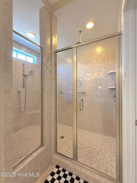 Bath - 349 Barwick Dr, Washington, NC 27889 photo 5 of 9