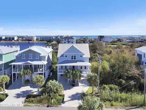 611 Third St S, Carolina Beach, NC 28428