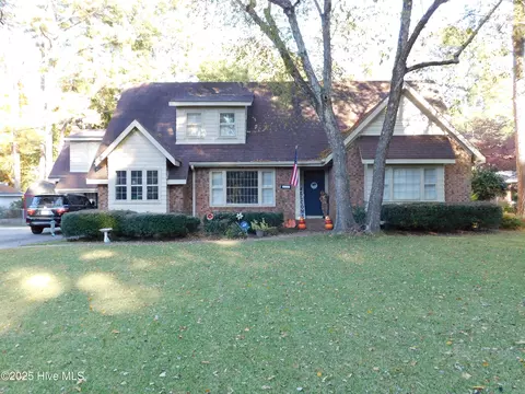 510 S Wilkinson Dr, Laurinburg, NC 28352