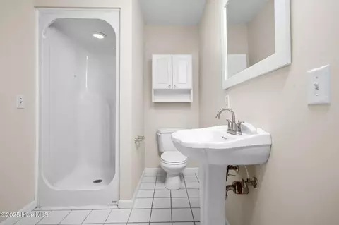Bath - 1 Prichard Ln, Pinehurst, NC 28374 photo 1 of 3
