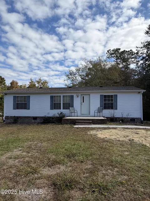 206 Dunn Rd, Sneads Ferry, NC 28460