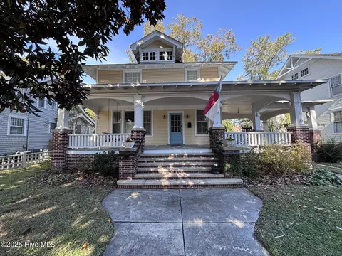 1016 W Main St, Elizabeth City, NC 27909