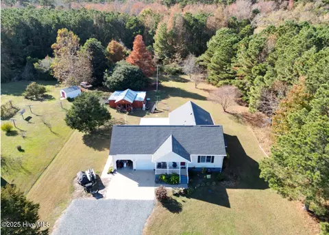 240 Woodleigh Rd, Knotts Island, NC 27950